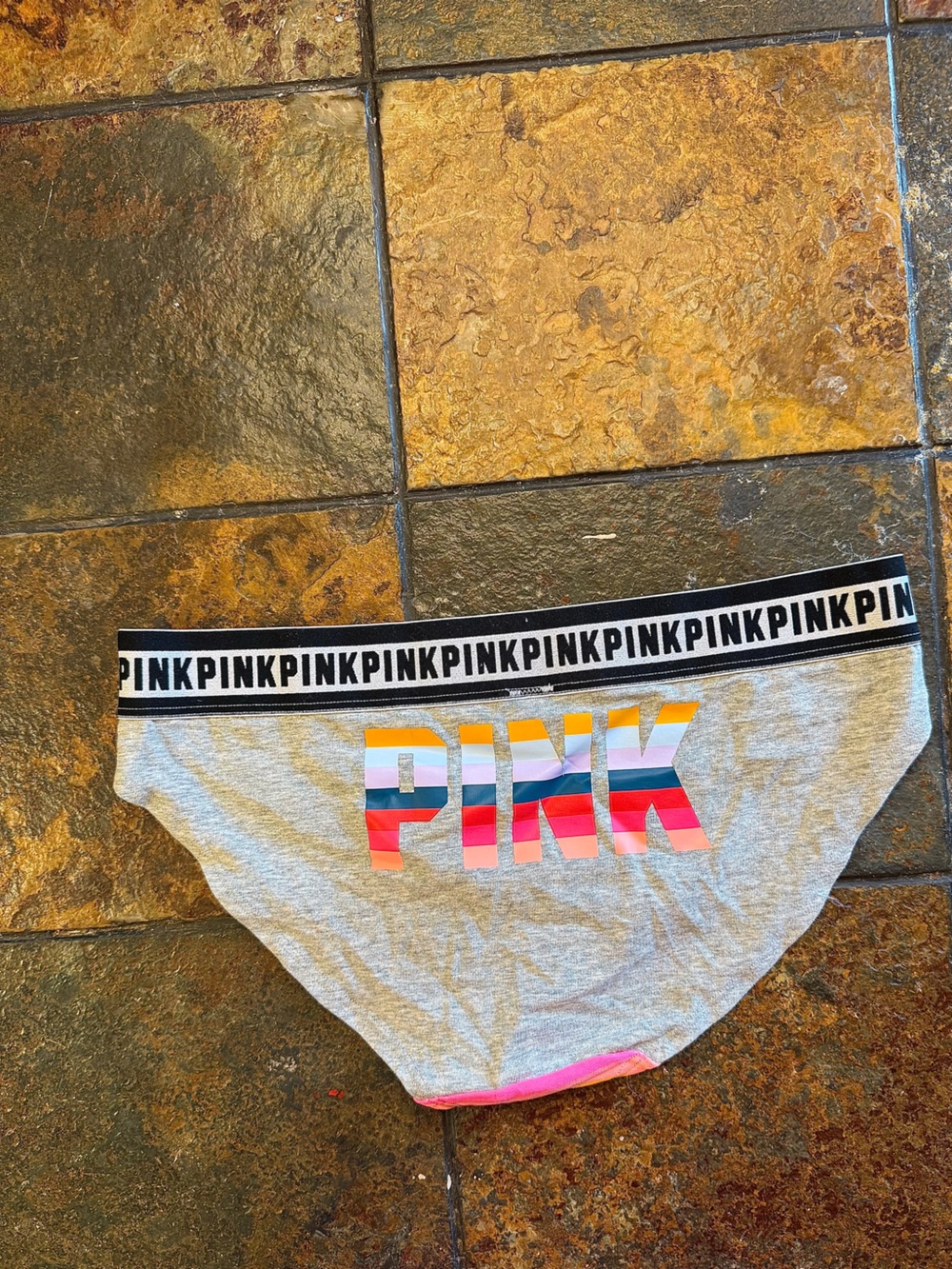 Victoria's Secret PINK Heather Gray Tag Detail - Picture 4 of 9